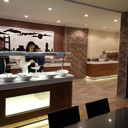 Comet De Luxe 4* Μαρμαρίς