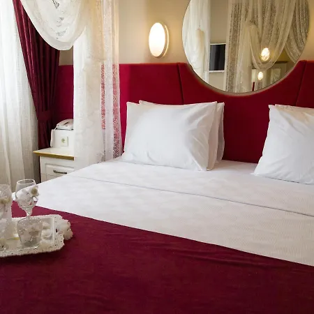 Comet De Luxe 4* Μαρμαρίς