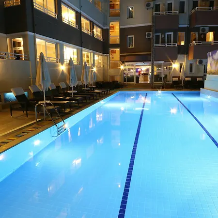 Comet De Luxe 4* Μαρμαρίς