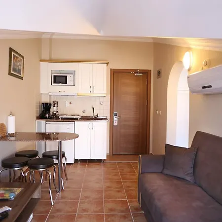 Comet De Luxe Hotel 4*